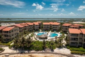 Residences at Barrier Reef 1-3C Oceanfront 2 BR by Stay Floreo